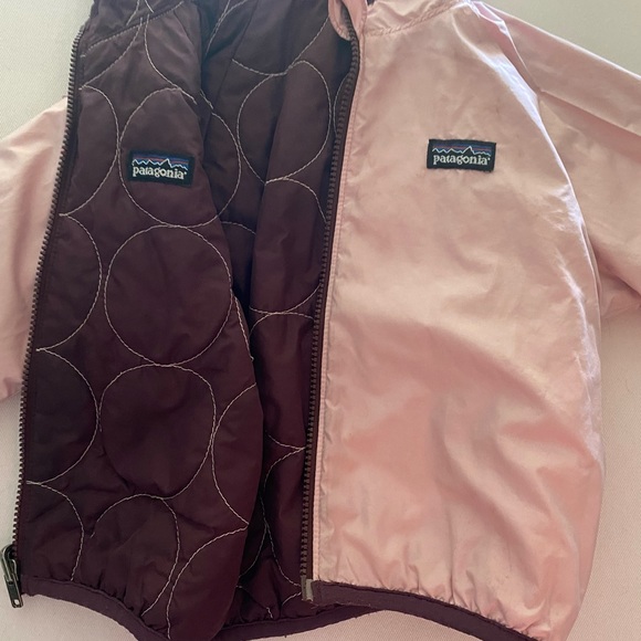 Patagonia Reversible Purple Pink Puff Ball Jacket  Hoody 12-18 Months - Picture 3 of 4